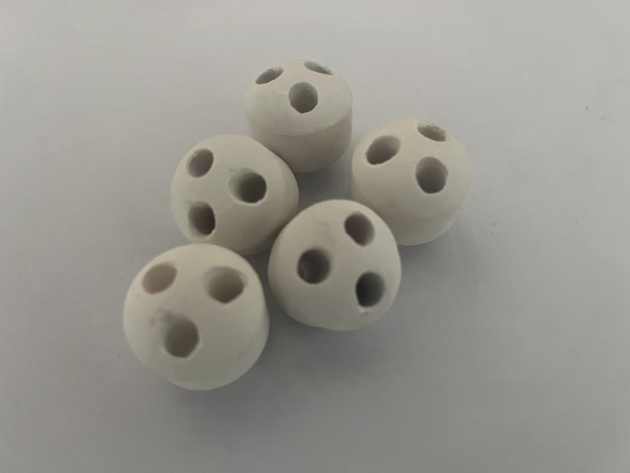 三孔蓄热球 工厂实拍
